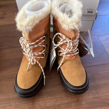 Minnetonka 퍼 하이컷 부츠