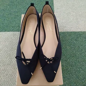 르탈롱 네이비 스틸레토 플랫슈즈 24.5cm