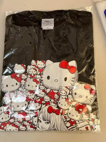 이토 준지 x 산리오 캐릭터즈 러기드 T셔츠 갸루 토미에 x 헬로키티