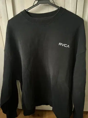 RVCA 블랙 맨투맨 트레이닝복