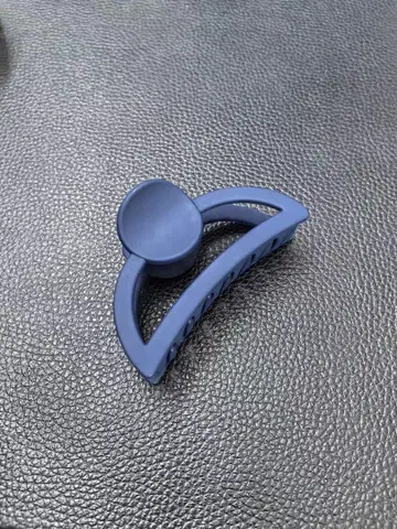 네이비 플라스틱 헤어 클립