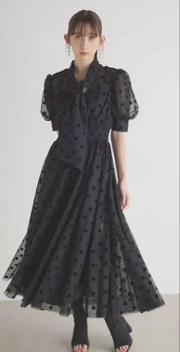새상품 리엔다 넥타이 튤 플레어 원피스 블랙 M 이너 포함