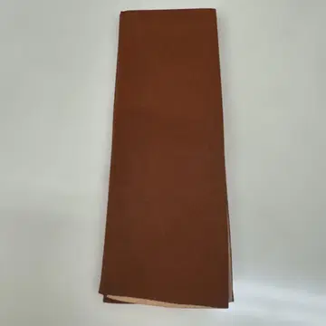 적갈색 레이어트 카라 코무사데모도