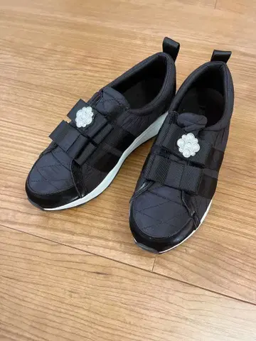 TO BE CHIC 펄 비쥬 스니커즈