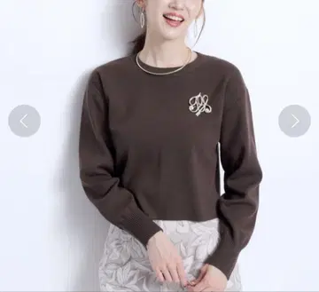 새상품 미사용 택 포함 JUSGLITTY 브로치 포함 크롭 니트