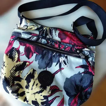 Kipling 꽃무늬 숄더백