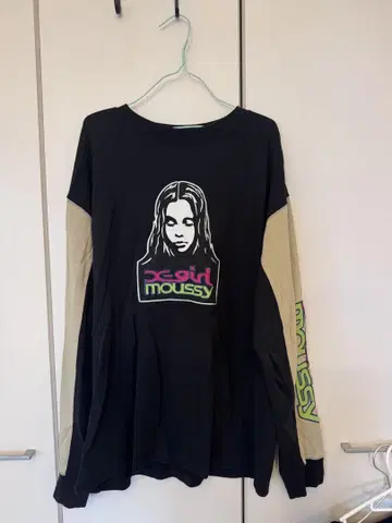 moussy x Xgirl 콜라보 그래픽 긴팔 T셔츠 블랙/베이지