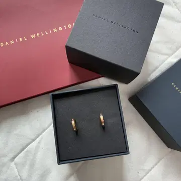 DANIEL WELLINGTON 핑크 골드 귀걸이