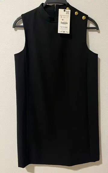 택 포함 미사용 새상품 ZARA S 사이즈 슬리브리스 미니 원피스 블랙