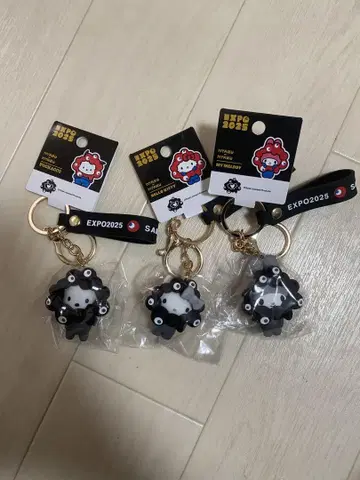 오사카 만박 산리오 블랙 미야쿠미야쿠 키티 마이멜로디 포차코 키링