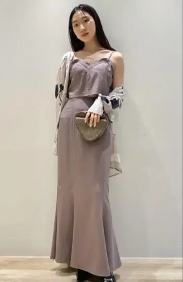 LILY BROWN 사이드 슬릿 머메이드 스커트