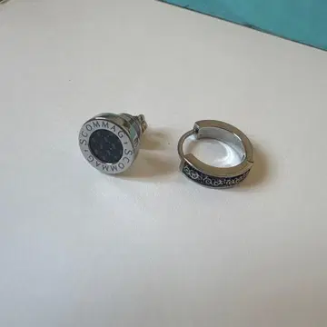 BLESS 귀걸이 2개 세트