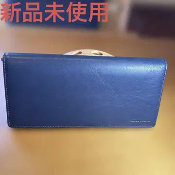 미사용 새상품 밀라숀 카프 레더 덮개 장지갑 네이비