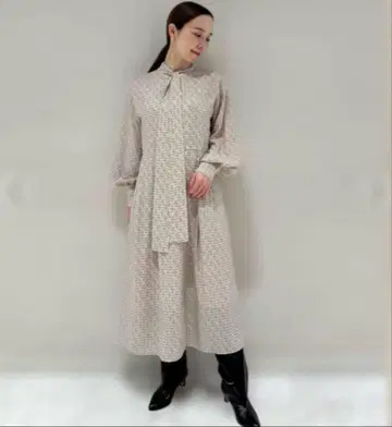 보르지 Ballsey 모노그램 프린트 보타이 원피스