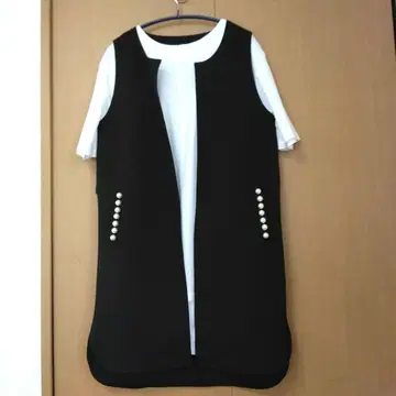 Piacere 블랙 프릴 베스트