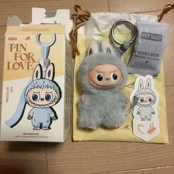 LABUBU pin for love C giving