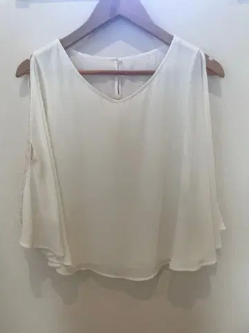 아이보리 레이스 오부 소매 상의 포멀