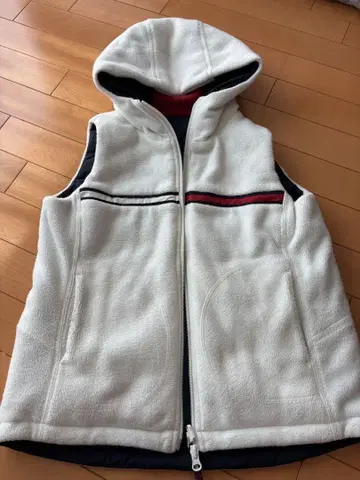 TOMMY 후드 부착 베스트 화이트 네이비