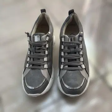 통굽 그레이 스니커즈