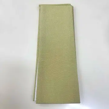 연한 황록색 꾀꼬리색 레이어트 카라
