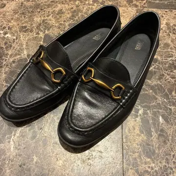 ZARA 블랙 가죽 로퍼 금장 장식 38 사이즈
