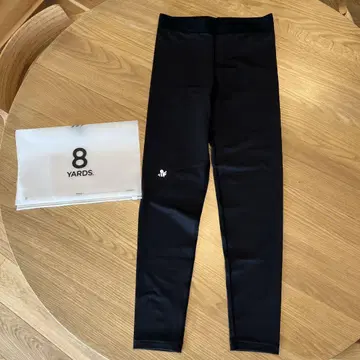 8 YARDS 블랙 레깅스