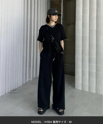 새상품급 AMERI BACK OPEN SWEAT ROMPERS