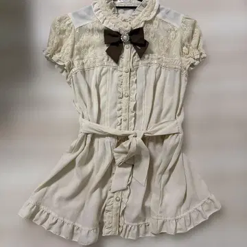 새상품급 axes femme 키나리 리본 레이스 프릴 반팔 셔츠 블라우스