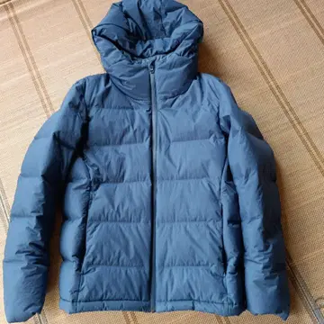 네이비 후드 부착 다운 자켓