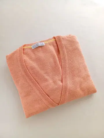 새상품급 / 오렌지 / 울 100% / V넥 가디건