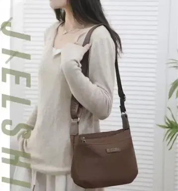 브라운 숄더백 나일론제