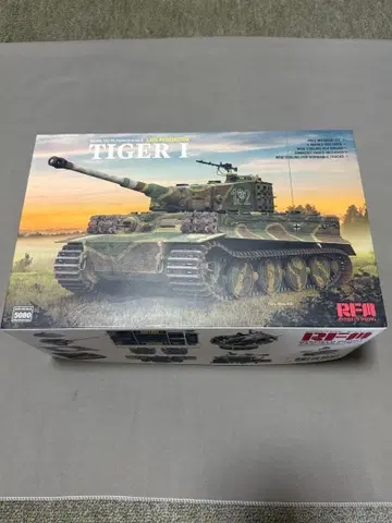 1/35 라이필드 모델 타이거 I 후기형 풀 인테리어 탱크 모형
