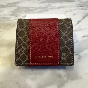 미사용 새상품 NINA RICCI 동전 지갑
