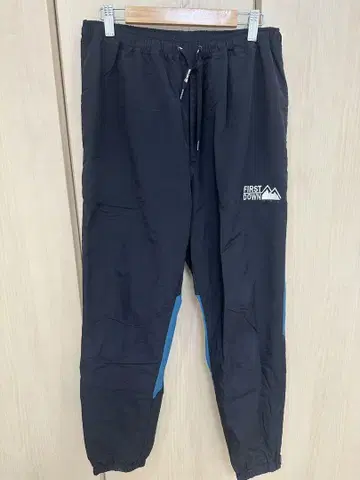 FIRST DOWN 블랙/파랑 절개 나일론 팬츠