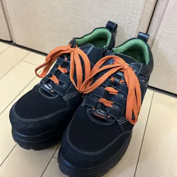 요스케 통굽 스니커즈 26cm
