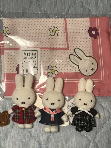 미피 유라쿠초 팝업 스토어 마스코트 3종 & 핑크 스카프