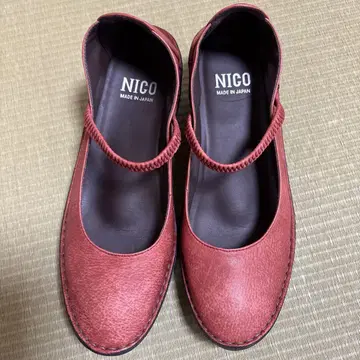 NICO 스트랩 포함 빨간색 웨지솔