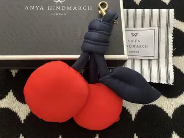 안야 힌드마치 참 키링 체리 체리