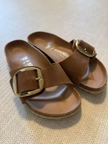 Birkenstock 브라운 버클 샌들 36