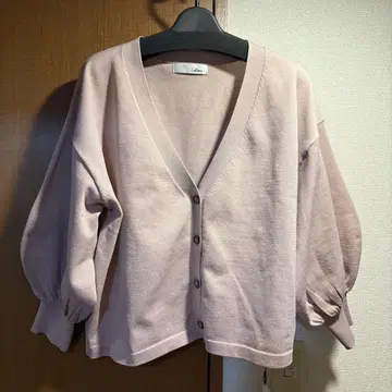 미사용 새상품 쿨 카리안 KOOS 둥근 슬리브 가디건 핑크