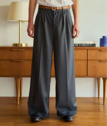 camphor wood 슬랙스 그레이 L 사이즈