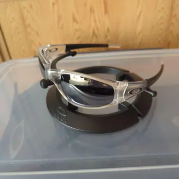 스트레이트 자켓 초기 초대전 straight jacket oakley