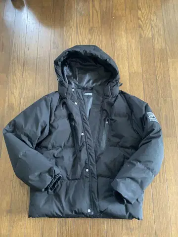 Three Stones Throw 블랙 다운 자켓 M 사이즈