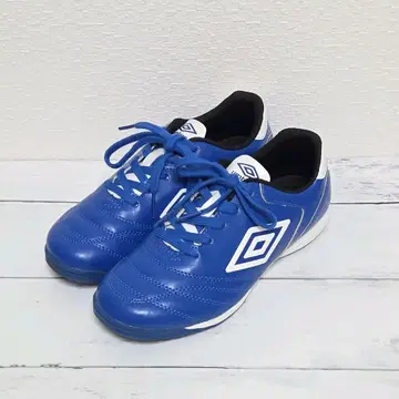 시착만 한 미사용 엄브로 풋살화 21.5cm