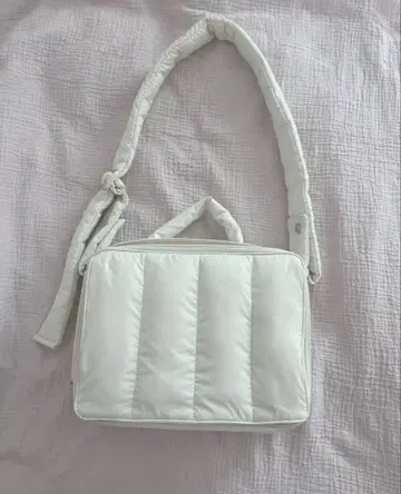 카란 마더백 아이보리