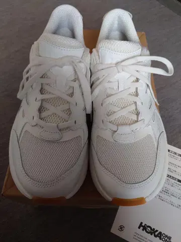 HOKA ONE ONE 키나시 노리타케 착용 모델