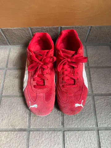 PUMA 레드 스웨이드 스니커즈
