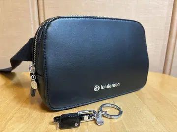 룰루레몬 가죽 숄더백 & 키체인