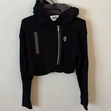 BTTF 리브 니트 후드티 숏 기장 두꺼운 원단 블랙