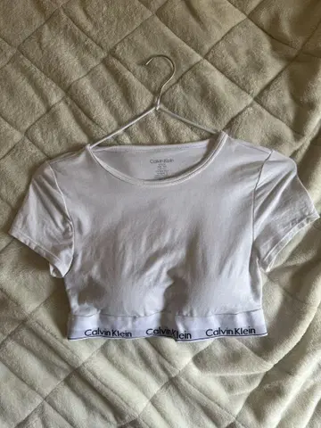 Calvin Klein 크롭 티셔츠 화이트
